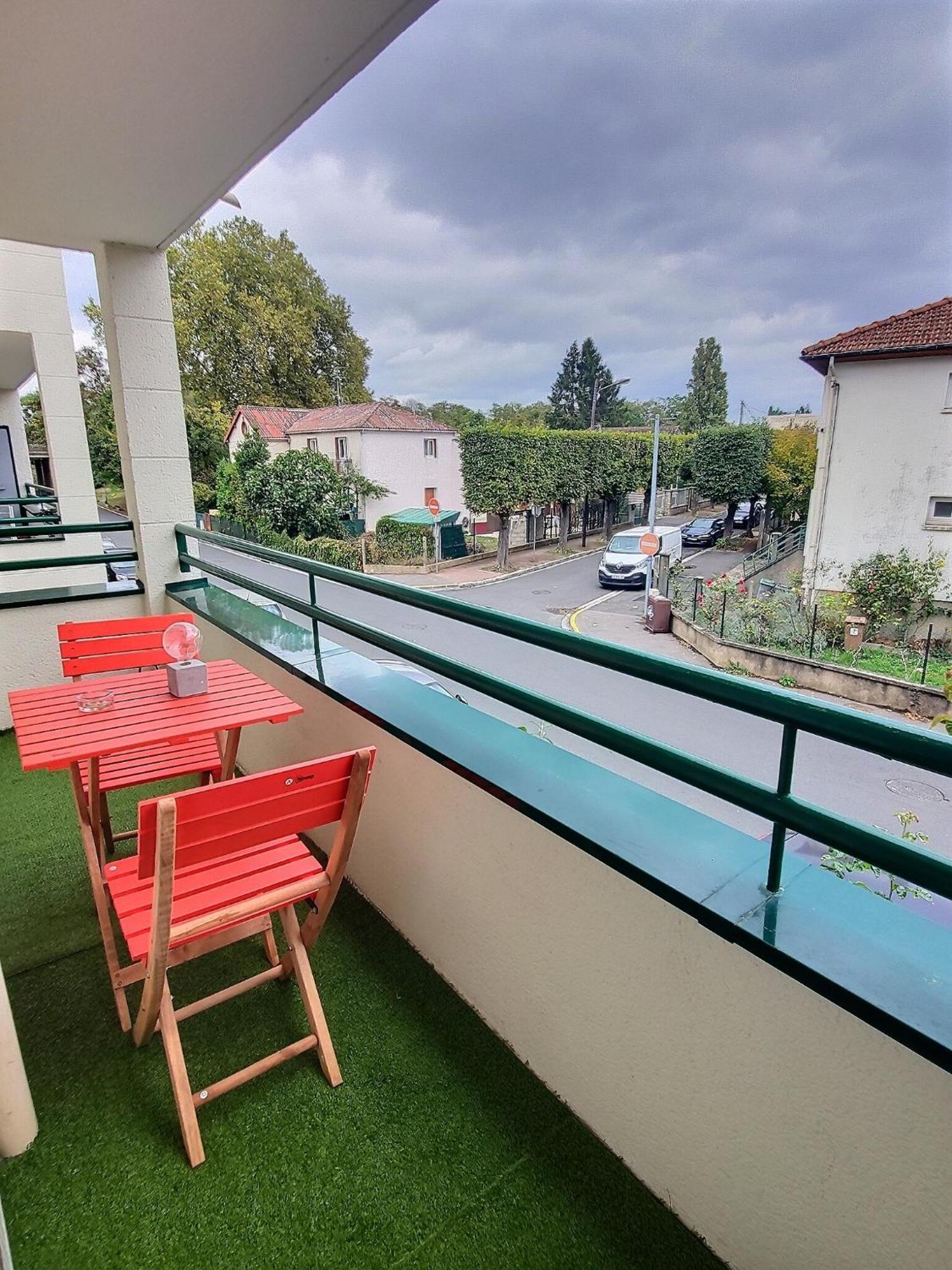 Appartement Pres Gare, Parking Виньё-сюр-Сен Экстерьер фото